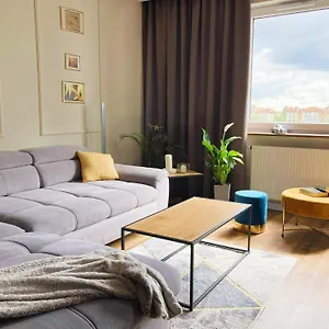 Apartament Gold - Podziemny Garaz Blisko Stadionu I Lotniska - Wygoda, Styl I Komfort, Poznań